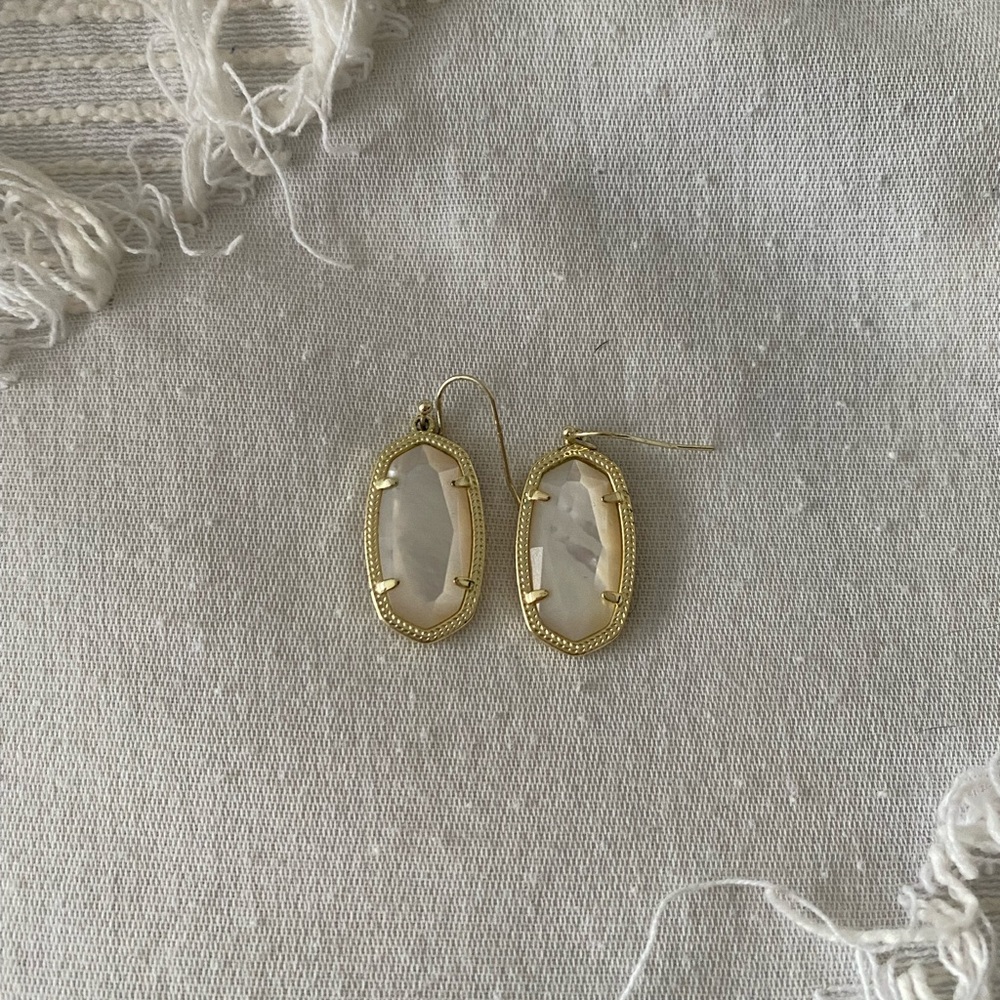 Kendra Scott Elle Gold Drop Earrings In Ivory Mother-Of-Pearl